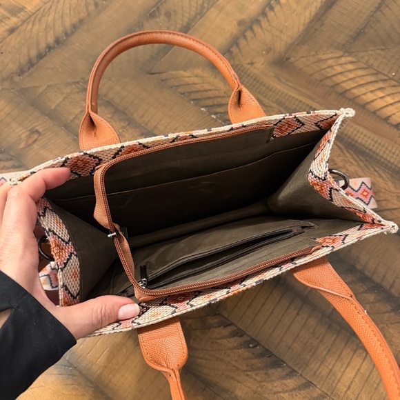 NEW Wrangler Purse - Picture 3 of 4